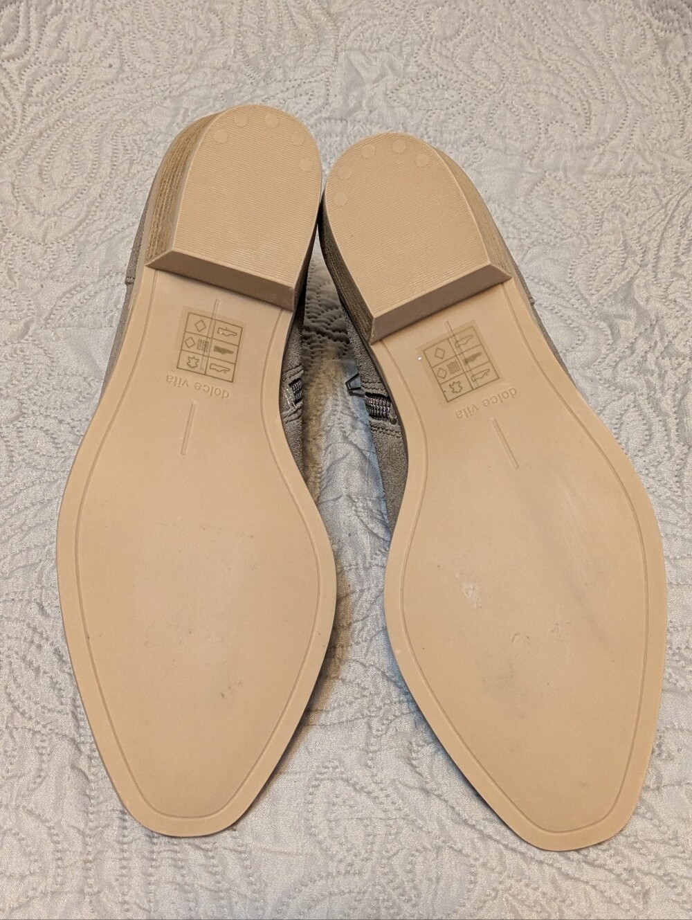 NWOT Dolce Vita Taupe Real Suede, Zip Ankle Boots. Like New. Size 8 - Picture 9 of 10